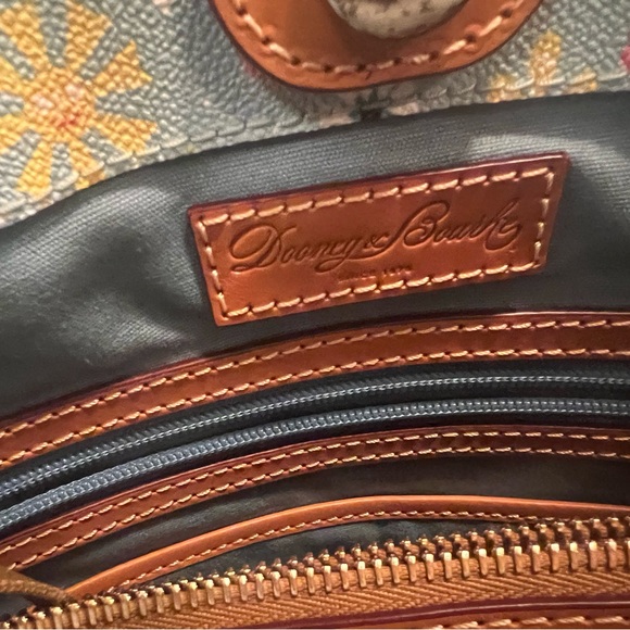 Disney Dooney & Bourke It’s A Small World XLg Leather Tote - Picture 8 of 10